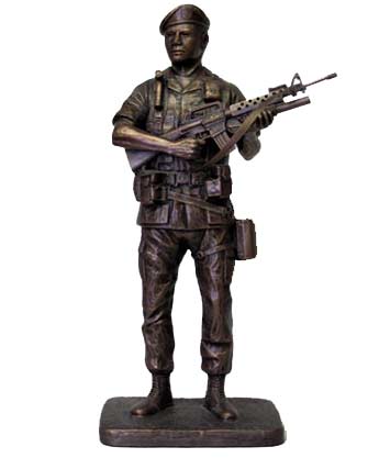 P334 Soldier Wearing Beret Statue