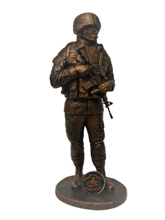 P355.5 Female Battle Rattle Sculpture
